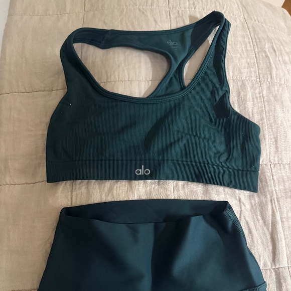 Alo Seamless Ribbed Bra - Midnight Green - Picture 1 of 4